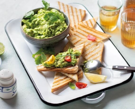 Guacamole mit Toastbrot