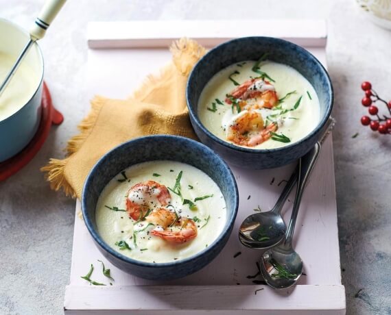 Selleriesuppe mit gebratenen Garnelen