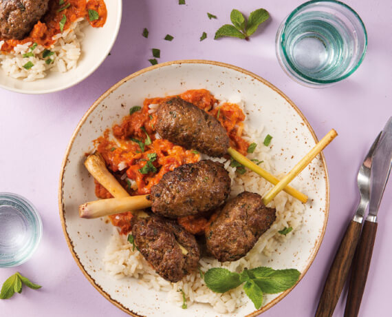 Zitronengras-Hackfleisch-Spieße mit Kokos-Tomatensoße