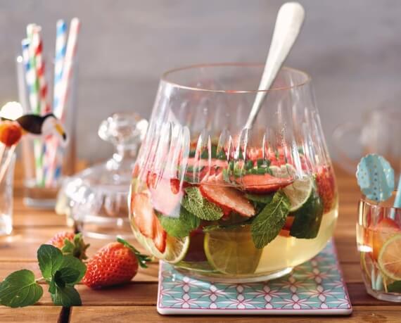 [Schnell &amp; einfach] Hugo-Bowle mit Erdbeeren | LIDL Kochen