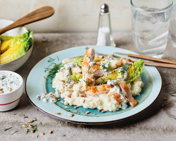 Pute mit Blumenkohlpüree und Salat