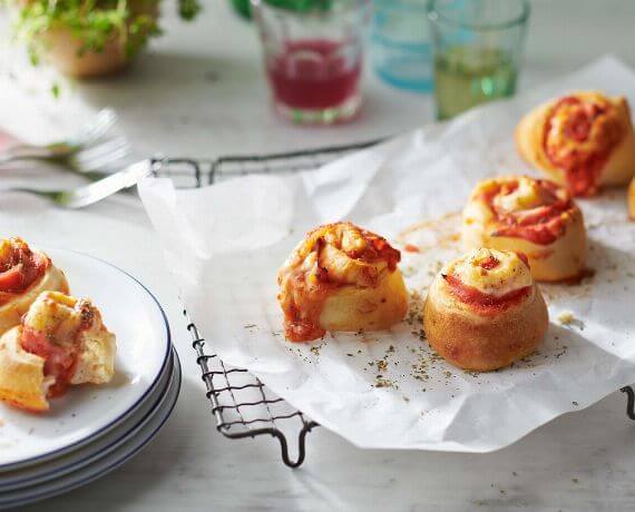 Pizzaschnecken mit Schinkenfüllung