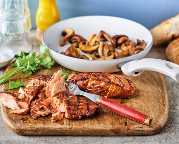 Gegrillter Pulled Lachs mit Champignons