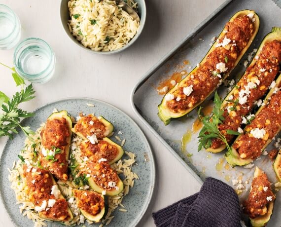 Gefüllte Zucchini mit Hackfleisch und Feta und Kräuter-Kritharaki