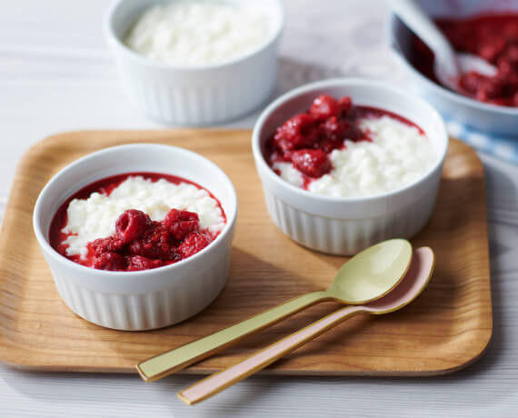 Milchreis mit heißen Himbeeren