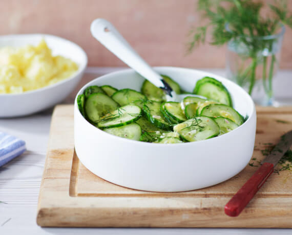 Gurkensalat mit Essig-Öl-Dressing