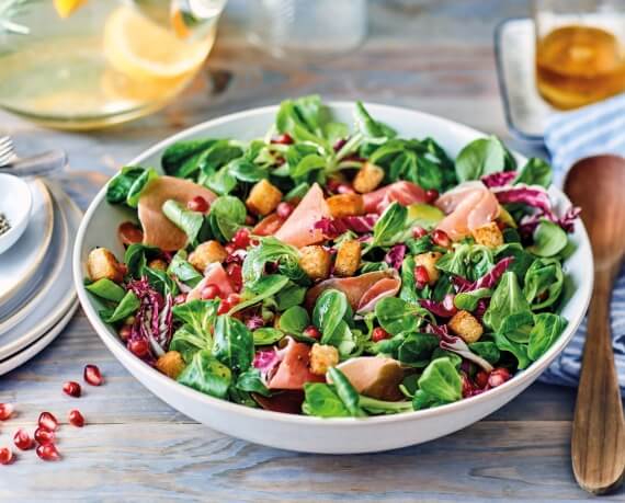 Wintersalat mit Brotcroûtons