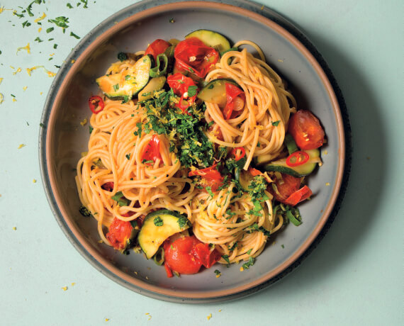 Spaghetti mit Chilitomaten und Gremolata