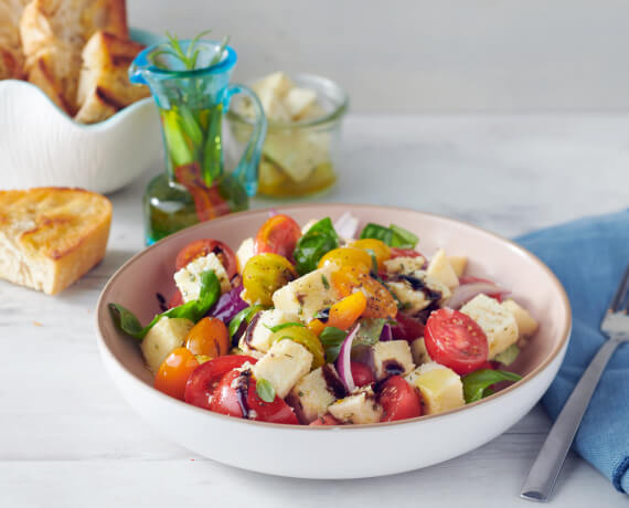 Veganer Tomaten-Mondarella-Salat