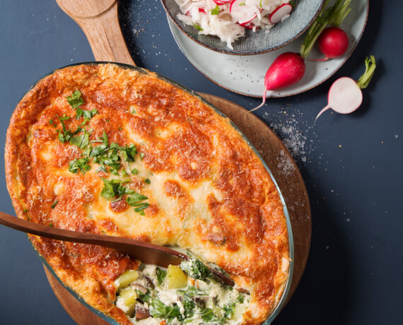 Kartoffelfrittata mit Spinat, Champignons und Kohlrabi-Radieschen-Salat