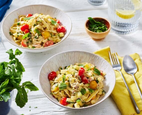 Pasta mit zweierlei Zucchini