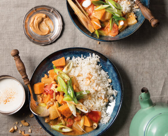 Mildes Süßkartoffelcurry mit Zitronengras und Cashew-Basmati-Reis