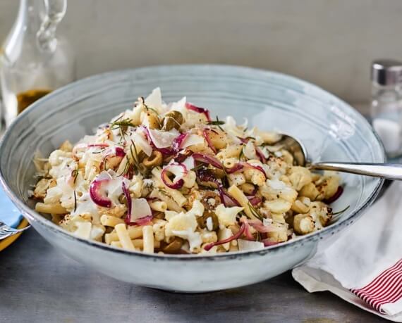 Pastasalat mit geröstetem Blumenkohl