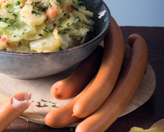 Wiener Würstchen mit Kartoffel-Apfel-Salat