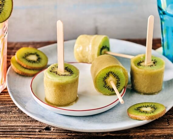 Kiwi-Sorbet am Stiel