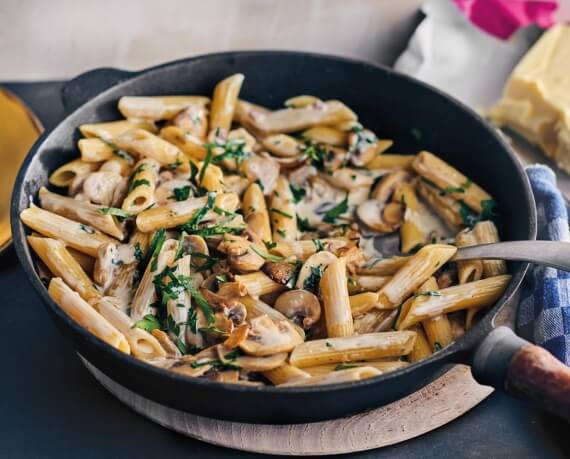 Pasta mit Petersilien-Rahmsauce