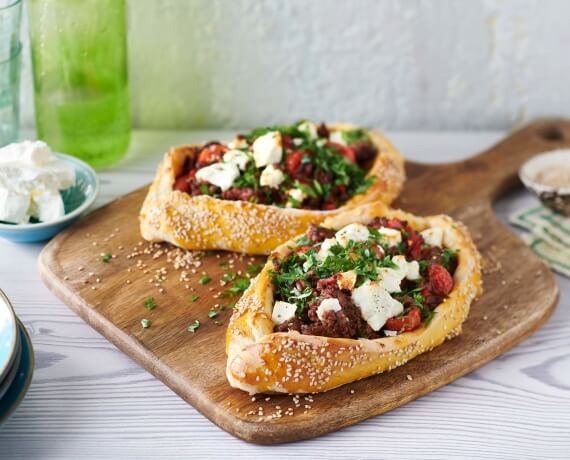 Pide mit Hackfleisch