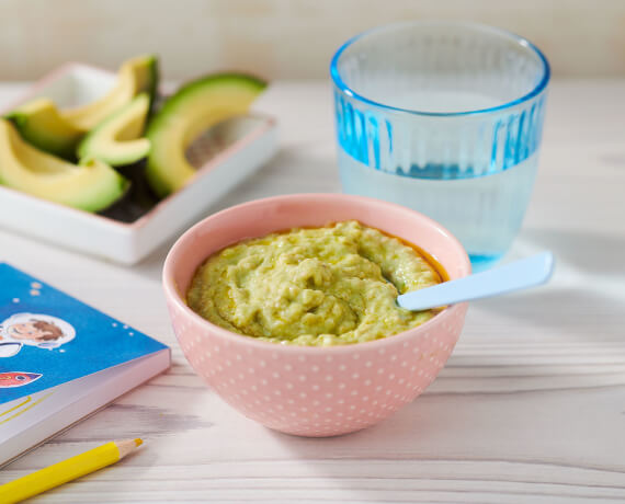 Babybrei mit Haferflocken, Bananen und Avocado