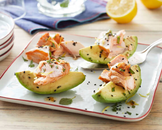 Lachs mit Avocado & Zitrone