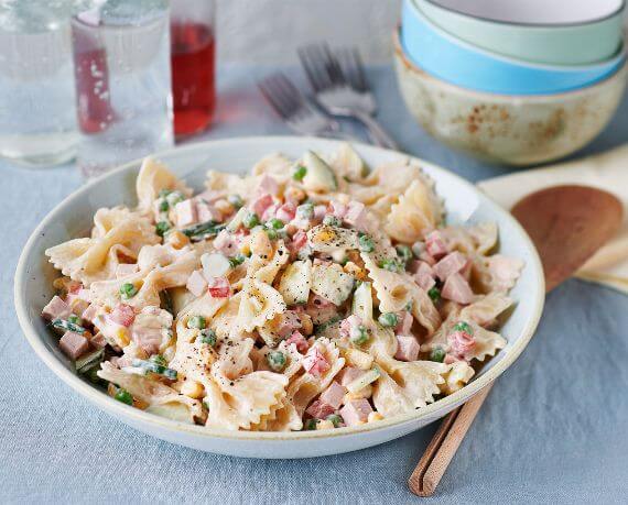 Einfacher Nudelsalat mit Farfalle