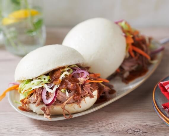 Dampfnudel-Bao mit Schweinehaxe