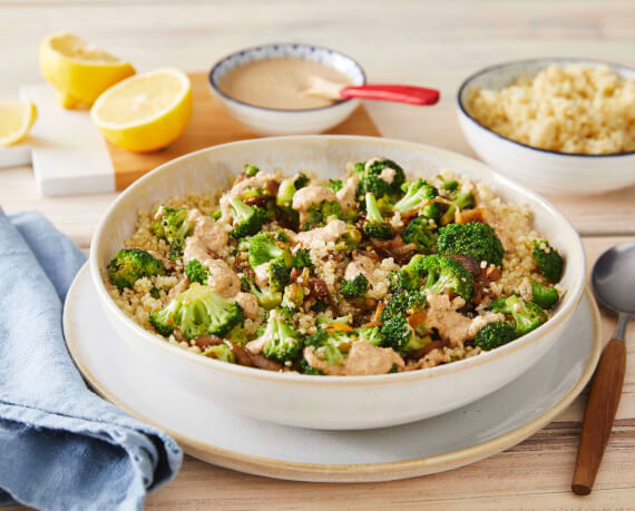 Quinoa Bowl mit Brokkoli