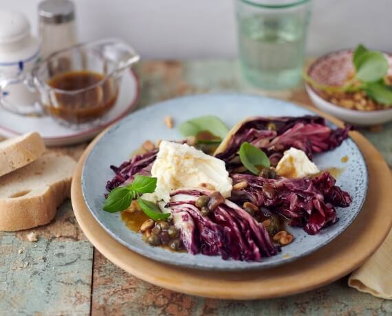 Lauwarmer Radicchio-Mozzarella-Salat