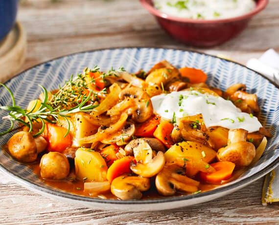 Veganes Pilzgulasch mit Kartoffeln