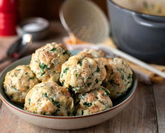 Semmelknödel Grundrezept