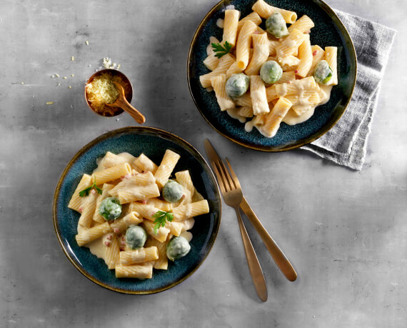 Winterliche One-Pot-Pasta mit Rosenkohl und Schinken