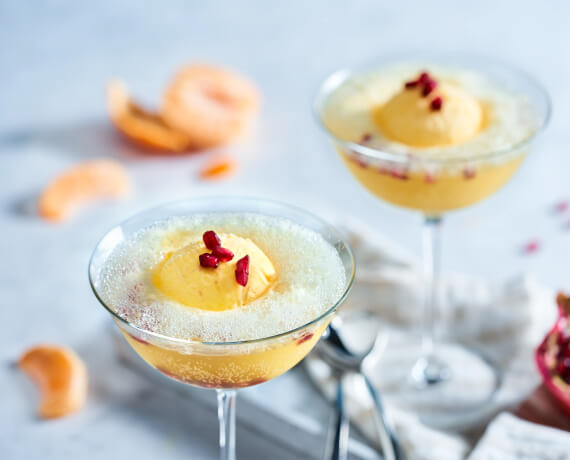 Mandarinensorbet mit Sekt