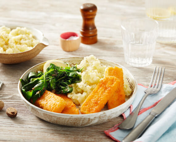 Vegane Fischstäbchen mit Kartoffelpüree und Spinat