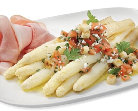 Spargel mit Tomaten-Eiersalat und Schinken