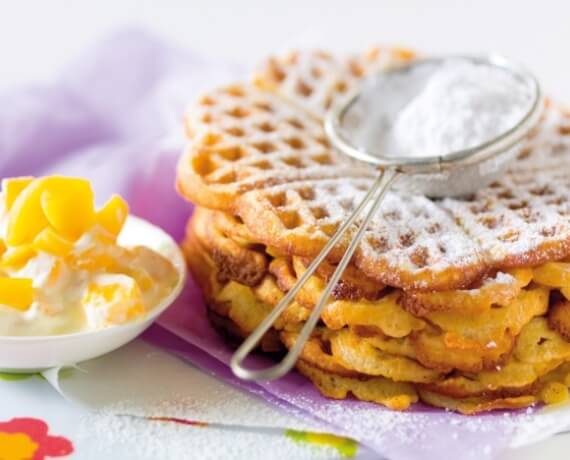 Waffeln mit Pfirsichquark