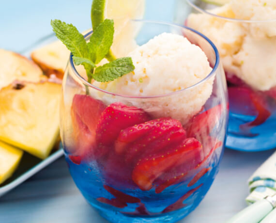 [Schnell &amp; einfach] Mango-Joghurt-Granité auf Erdbeersalat | LIDL Kochen