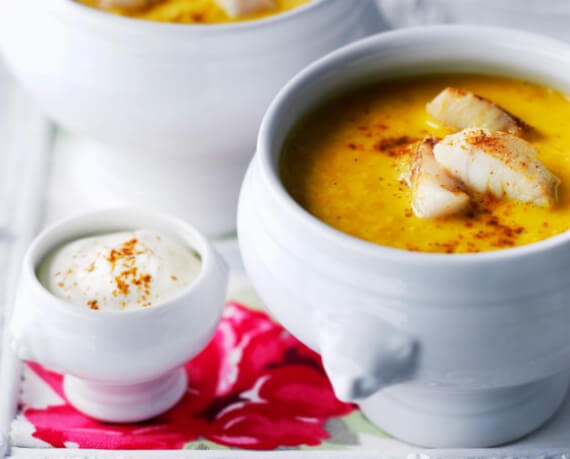 Curry-Apfel-Suppe mit Seelachs