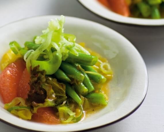 Salat mit Grapefruit und Asiadressing