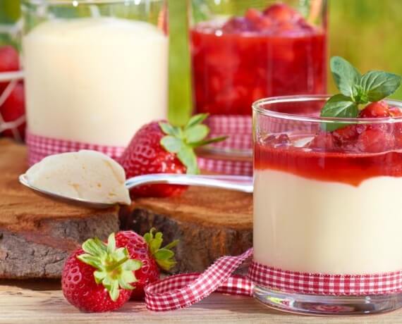 [Schnell &amp; einfach] Bayrisch Creme mit Erdbeeren | LIDL Kochen