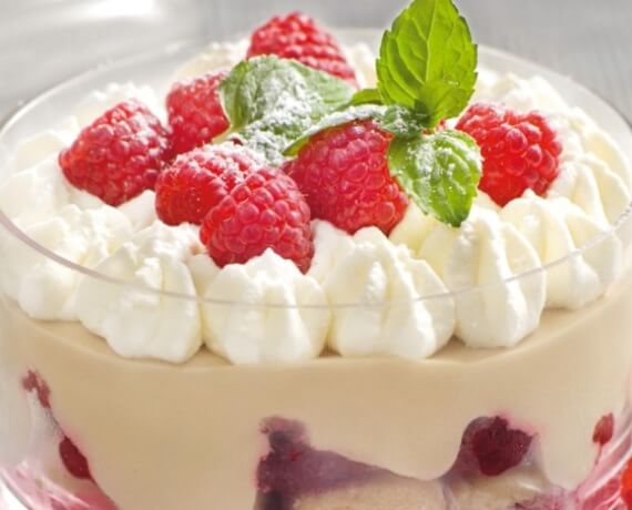 Schoko-Trifle mit marinierten Himbeeren