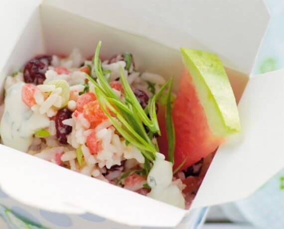 Reissalat mit Joghurtdressing