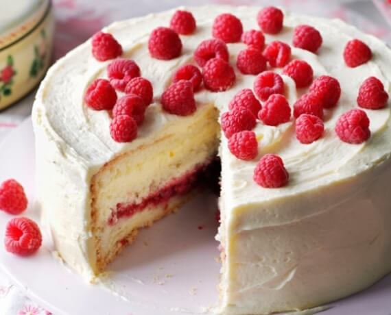 Himbeer-Buttercreme-Torte