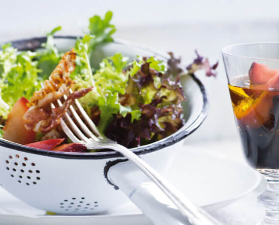 Salat mit Pflaumenvinaigrette