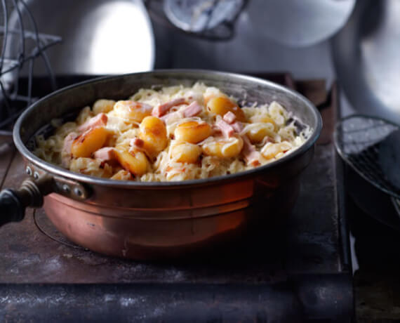 Sauerkraut-Kasseler-Pfanne mit Gnocchi