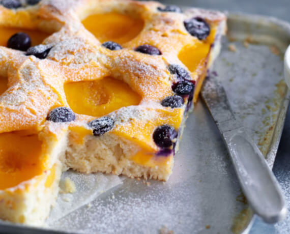 [Schnell &amp; einfach] Pfirsich-Blaubeer-Blechkuchen | LIDL Kochen