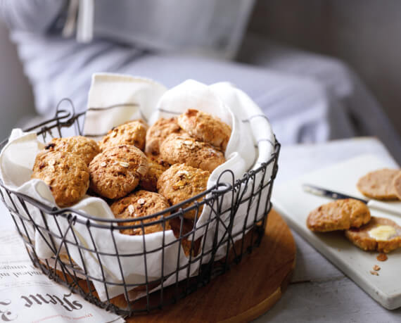 Müslibrötchen mit veganem Reibegenuss