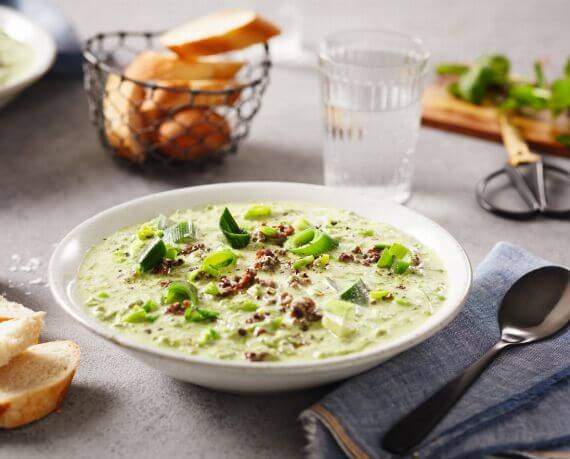 Käse-Lauch-Suppe mit Hackfleisch