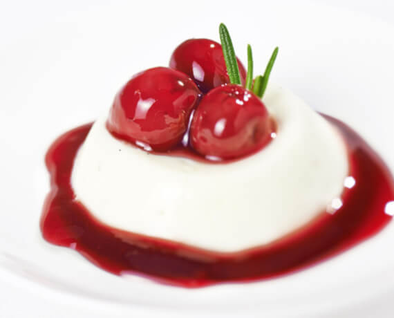 [Schnell &amp; einfach] Joghurt-Panna cotta mit Rosmarinkirschen | LIDL Kochen