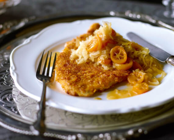 Putenschnitzel mit Kumquat-Sauerkraut