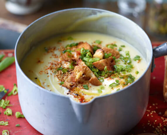 Pastinakensuppe mit Croûtons