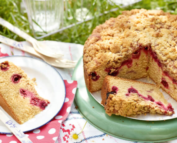 Kirschkuchen mit Mandelstreuseln